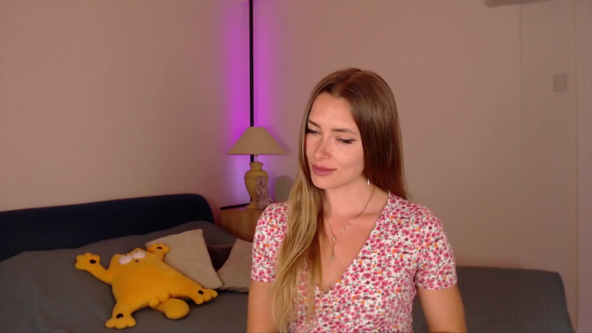Gallery image thumbnail from SimonsWife's myfreecams stream on, 06/12/2025, 14:43 image 2 of 20