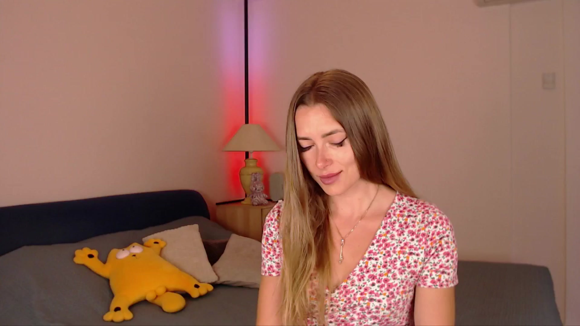 Gallery image thumbnail from SimonsWife's myfreecams stream on, 06/12/2025, 14:43 image 4 of 20