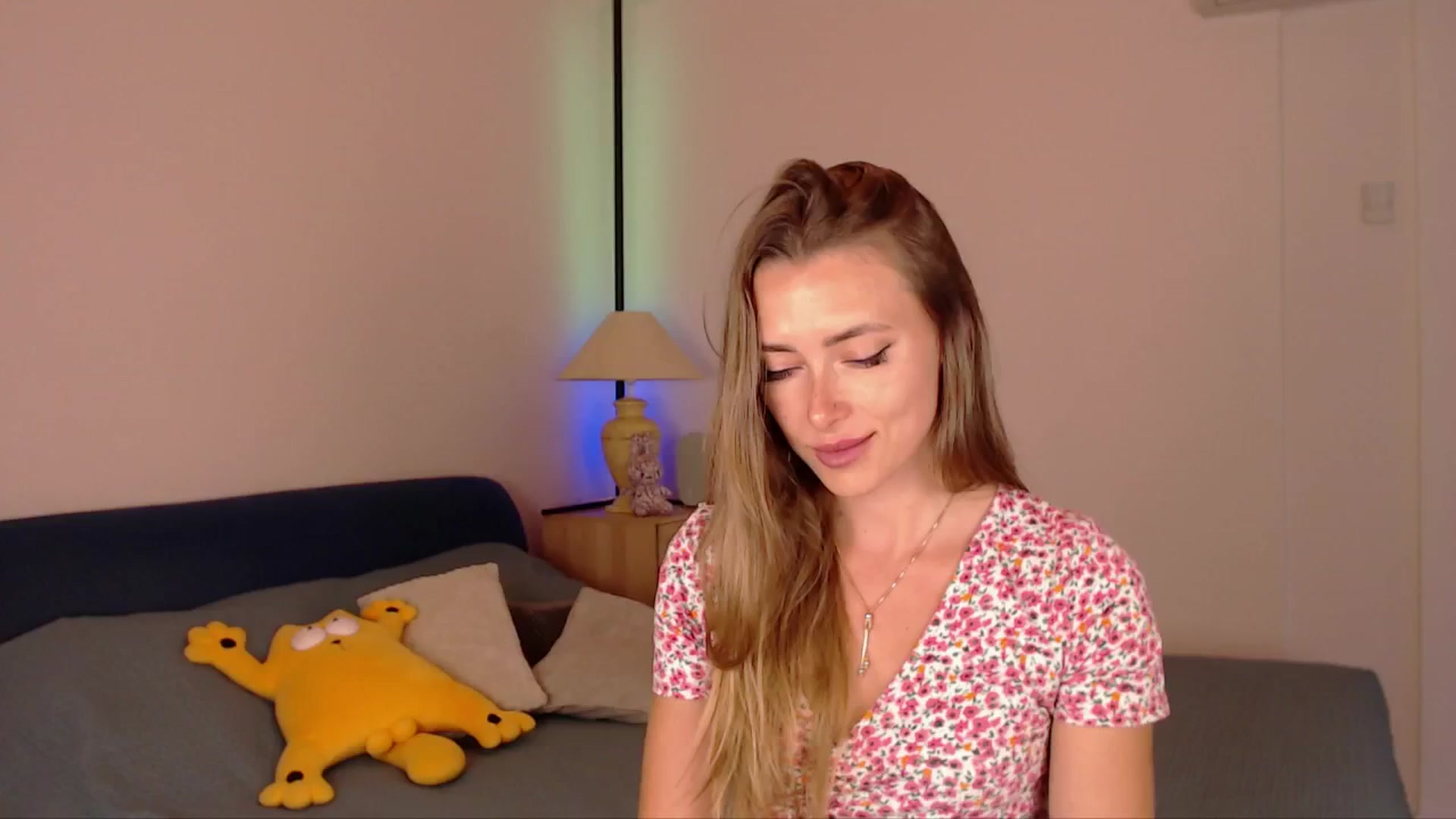Gallery image thumbnail from SimonsWife's myfreecams stream on, 06/12/2025, 14:43 image 16 of 20