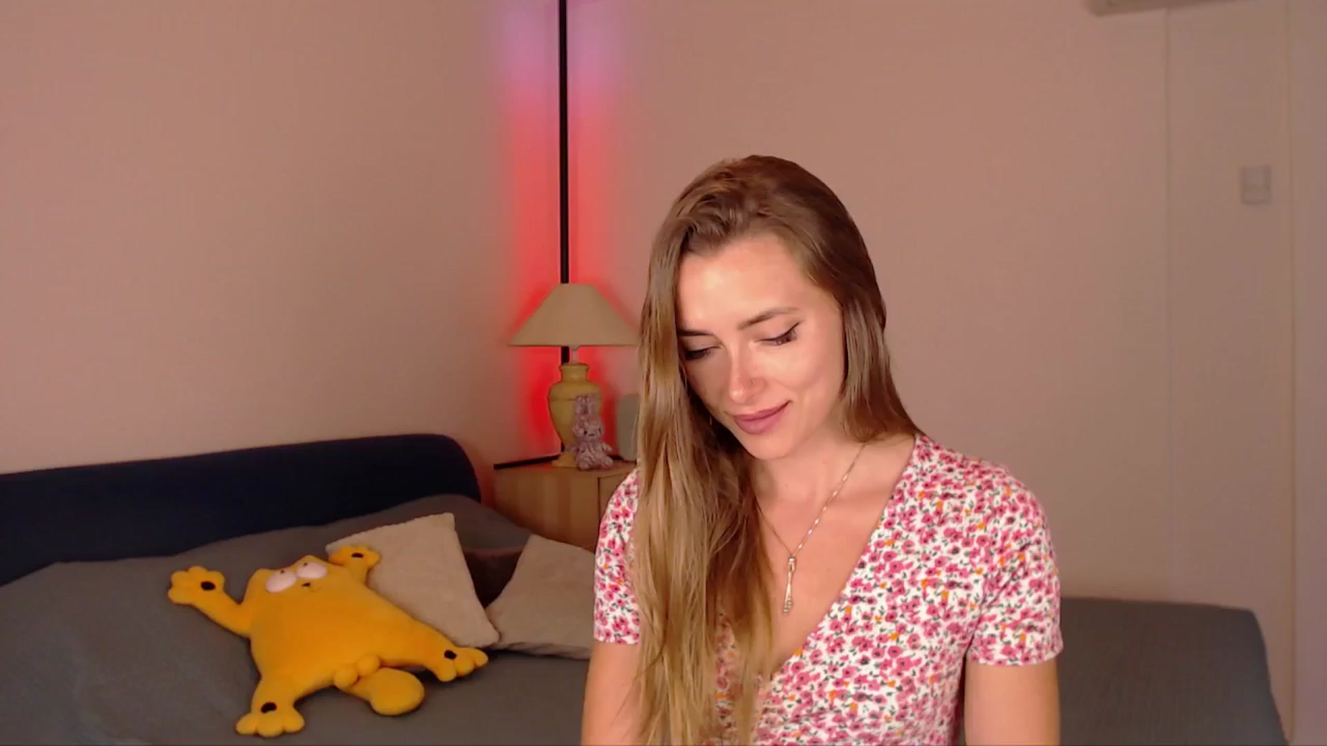 Gallery image thumbnail from SimonsWife's myfreecams stream on, 06/12/2025, 14:43 image 14 of 20