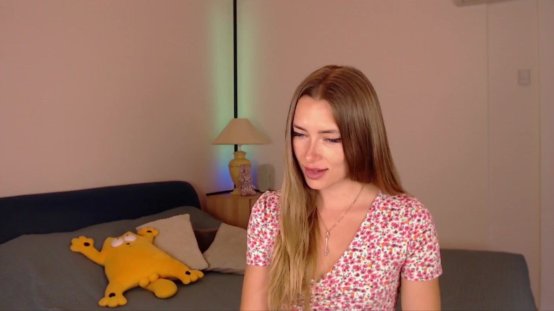 Gallery image thumbnail from SimonsWife's myfreecams stream on, 06/12/2025, 14:43 image 6 of 20