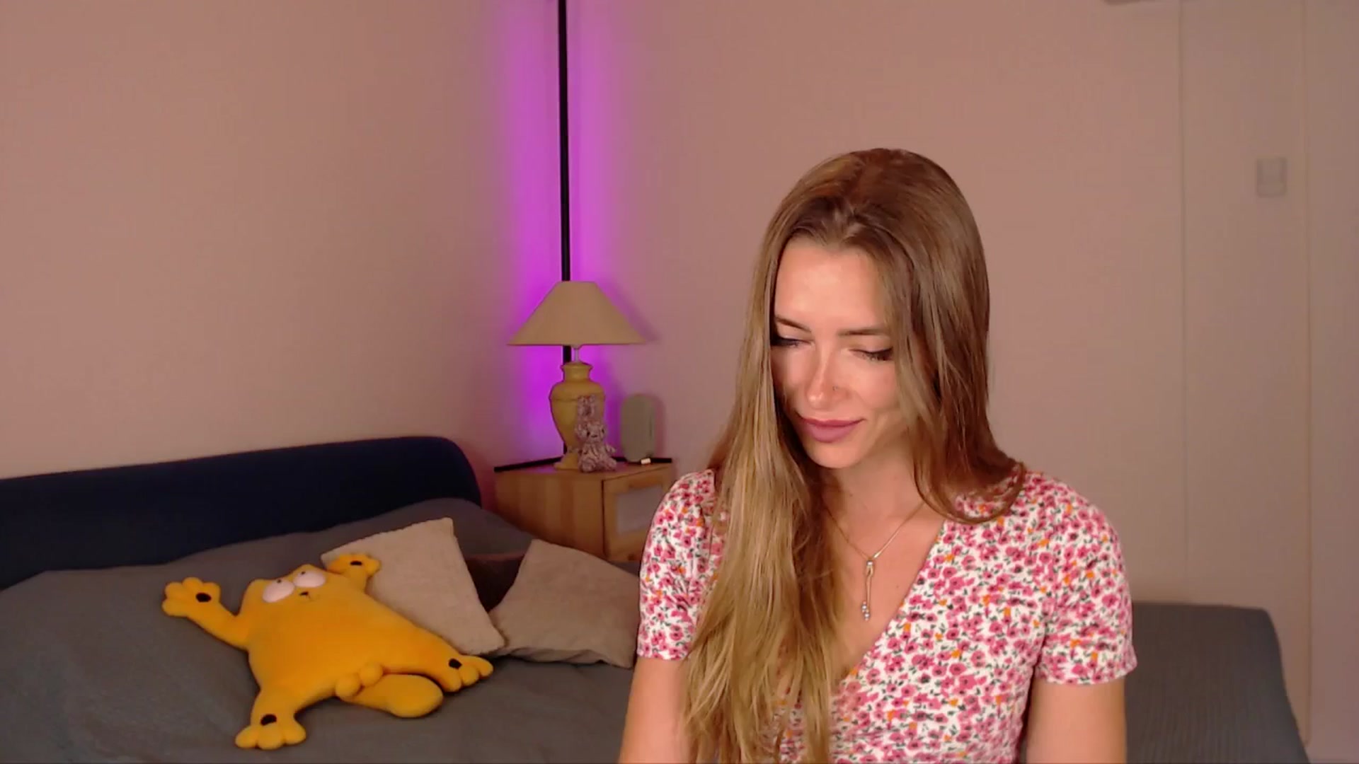 Gallery image thumbnail from SimonsWife's myfreecams stream on, 06/12/2025, 16:21 image 17 of 20