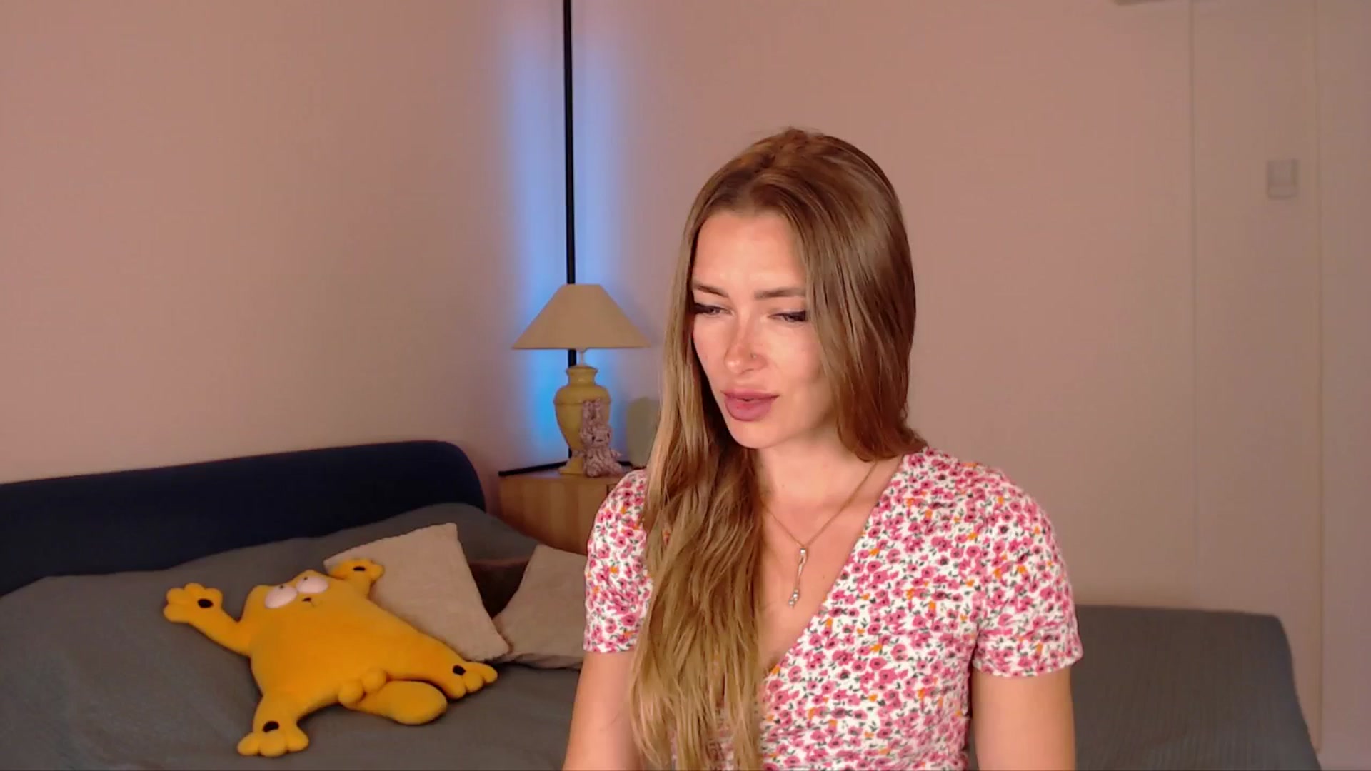Gallery image thumbnail from SimonsWife's myfreecams stream on, 06/12/2025, 16:21 image 3 of 20