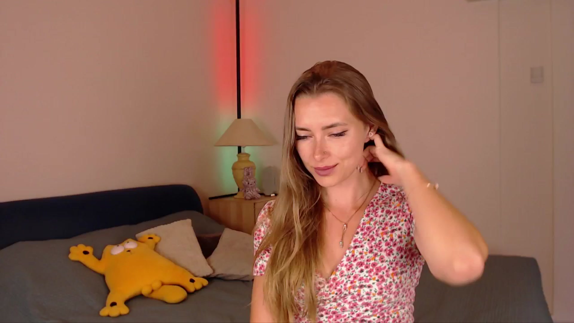 Gallery image thumbnail from SimonsWife's myfreecams stream on, 06/12/2025, 16:21 image 9 of 20