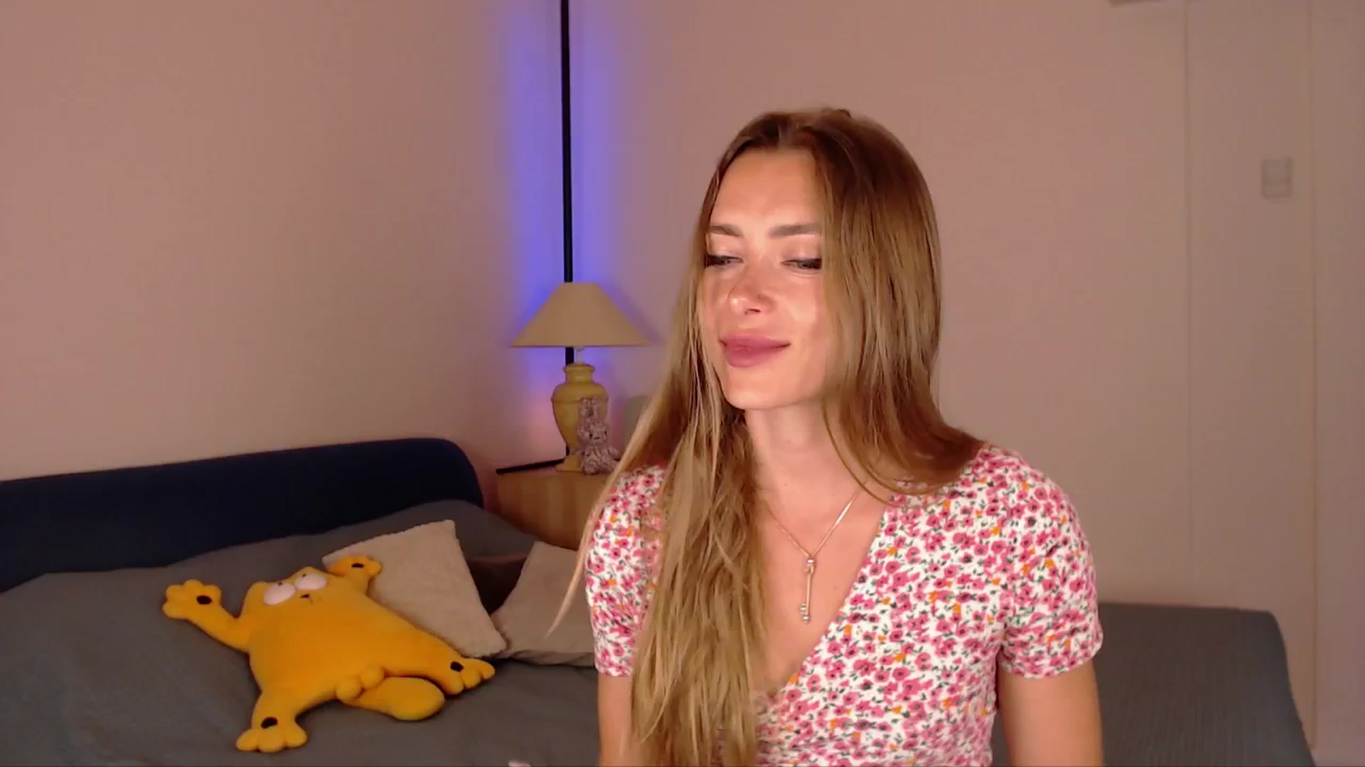 Gallery image thumbnail from SimonsWife's myfreecams stream on, 06/12/2025, 16:21 image 18 of 20