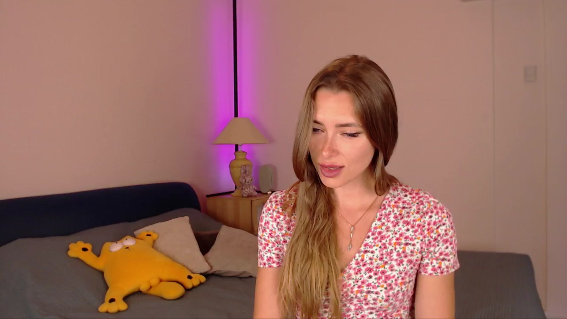Gallery image thumbnail from SimonsWife's myfreecams stream on, 06/12/2025, 16:21 image 5 of 20