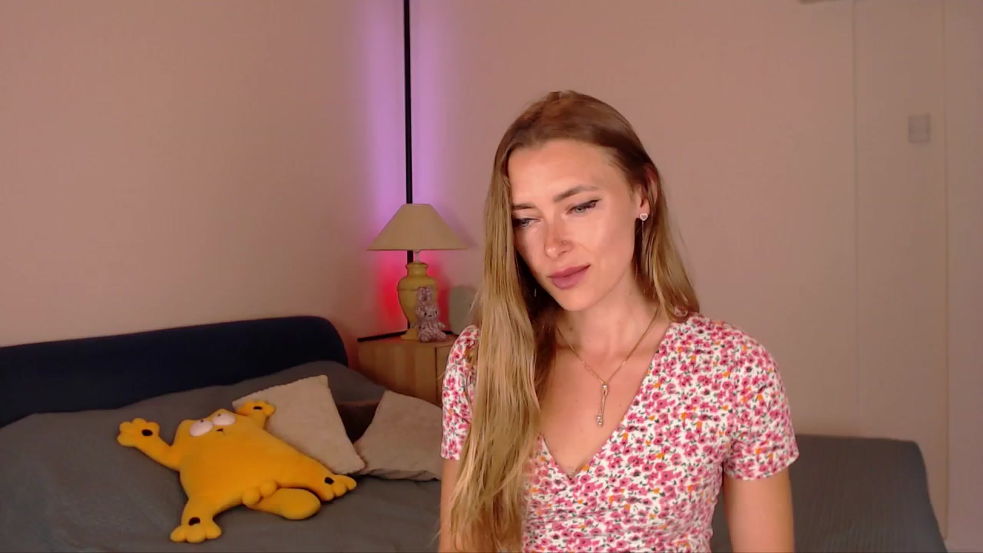 Gallery image thumbnail from SimonsWife's myfreecams stream on, 06/12/2025, 16:21 image 7 of 20