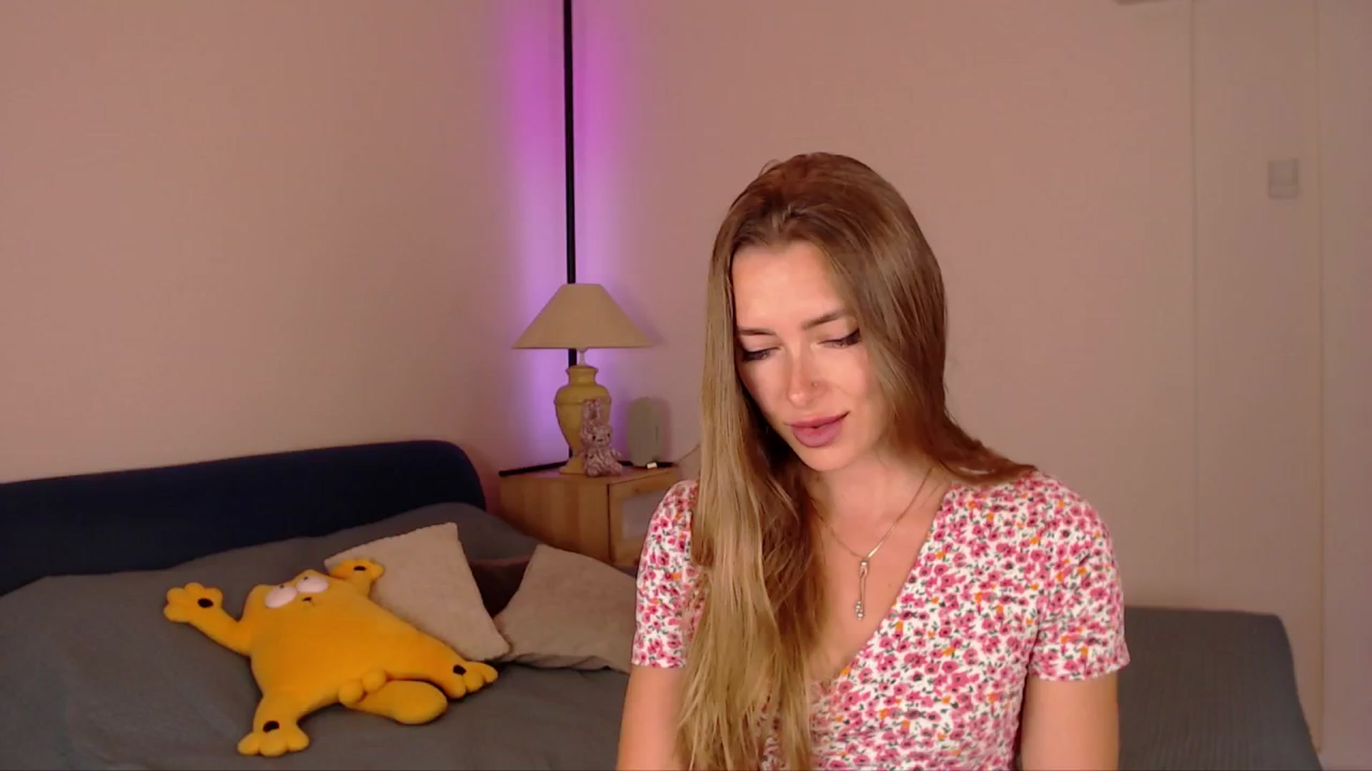 Gallery image thumbnail from SimonsWife's myfreecams stream on, 06/12/2025, 16:21 image 12 of 20