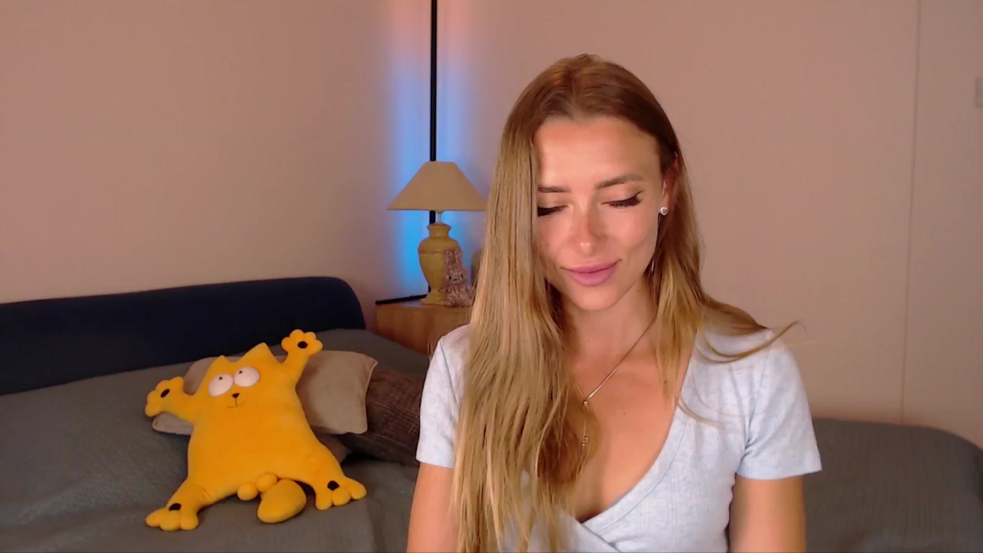 Gallery image thumbnail from SimonsWife's myfreecams stream on, 06/23/2025, 16:20 image 18 of 20