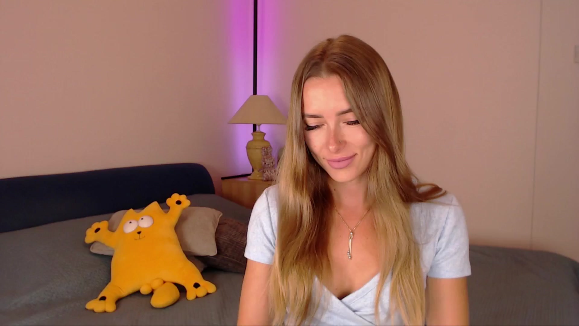Gallery image thumbnail from SimonsWife's myfreecams stream on, 06/23/2025, 16:20 image 4 of 20
