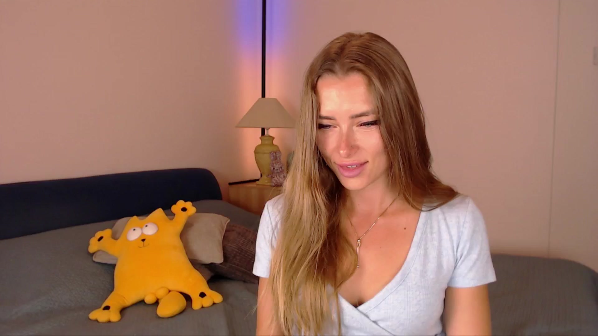 Gallery image thumbnail from SimonsWife's myfreecams stream on, 06/23/2025, 16:20 image 15 of 20