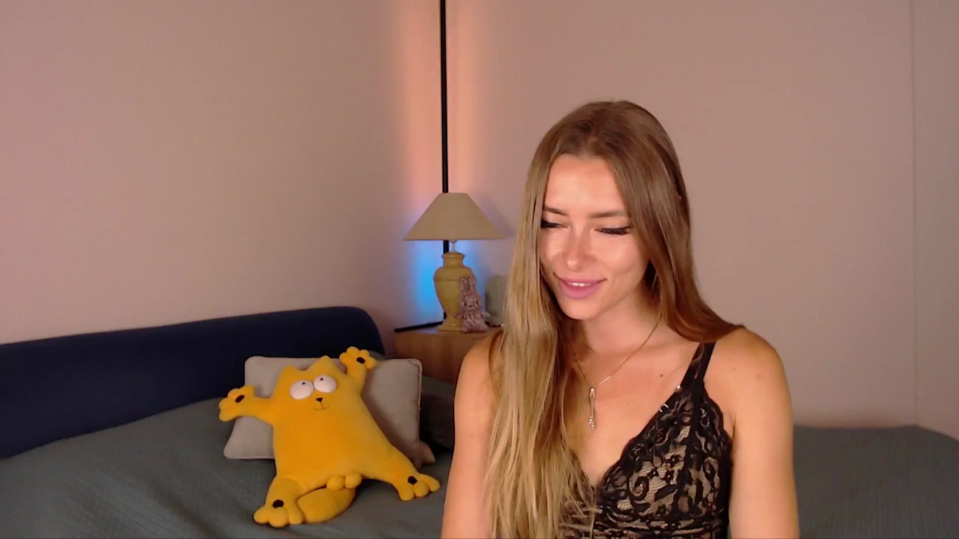 Gallery image thumbnail from SimonsWife's myfreecams stream on, 06/25/2025, 13:30 image 17 of 20