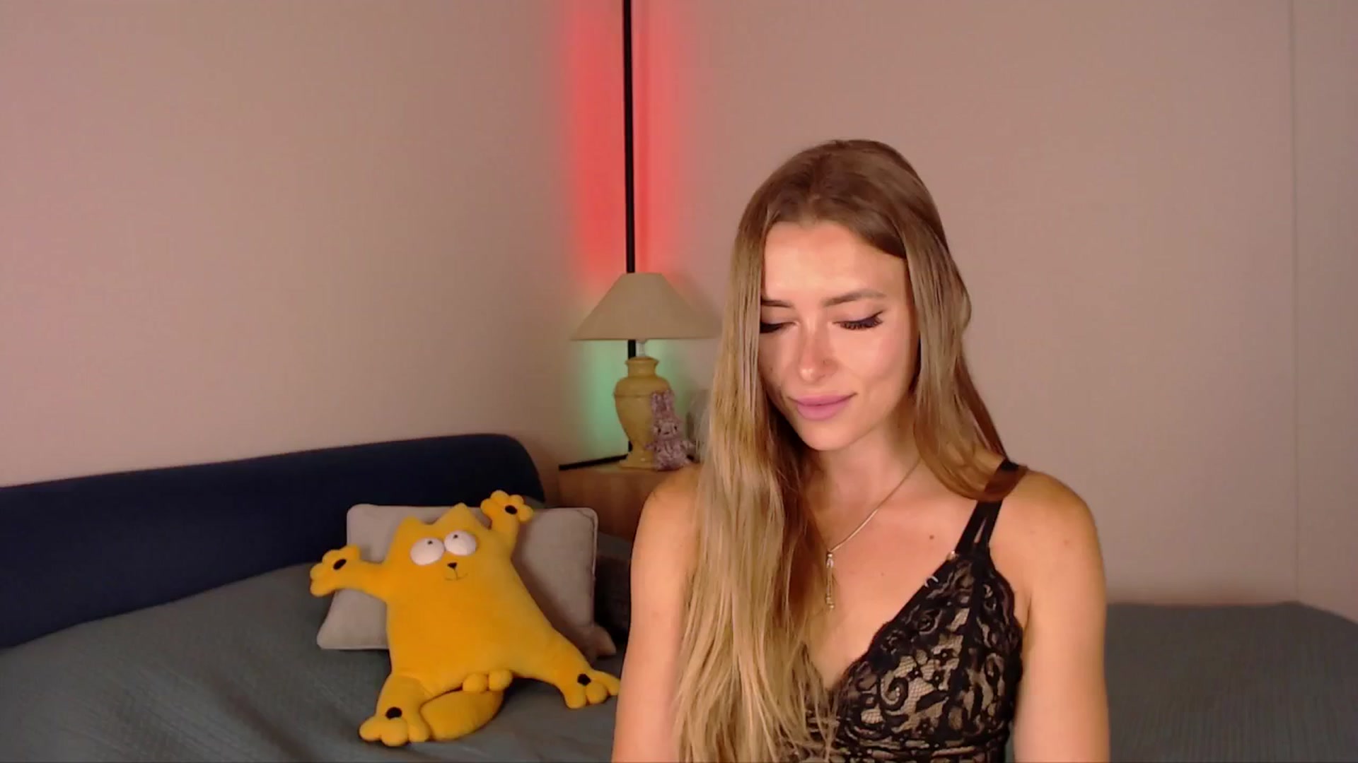Gallery image thumbnail from SimonsWife's myfreecams stream on, 06/25/2025, 13:30 image 14 of 20