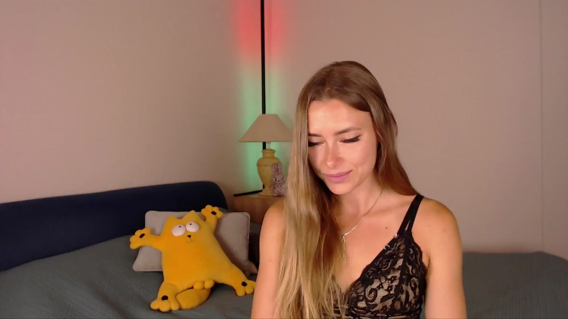 Gallery image thumbnail from SimonsWife's myfreecams stream on, 06/25/2025, 13:30 image 12 of 20