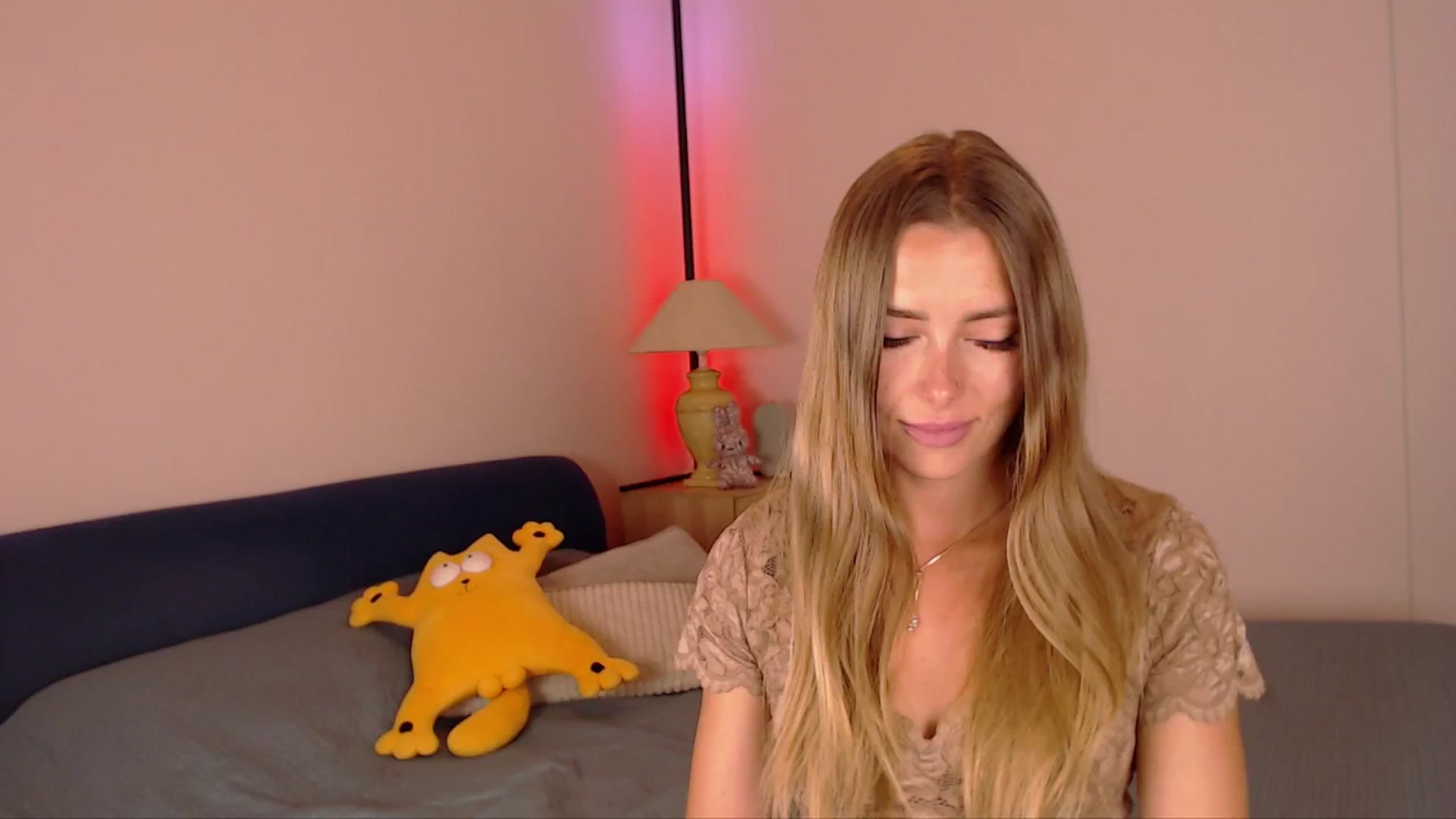 Gallery image thumbnail from SimonsWife's myfreecams stream on, 06/26/2025, 13:17 image 14 of 20