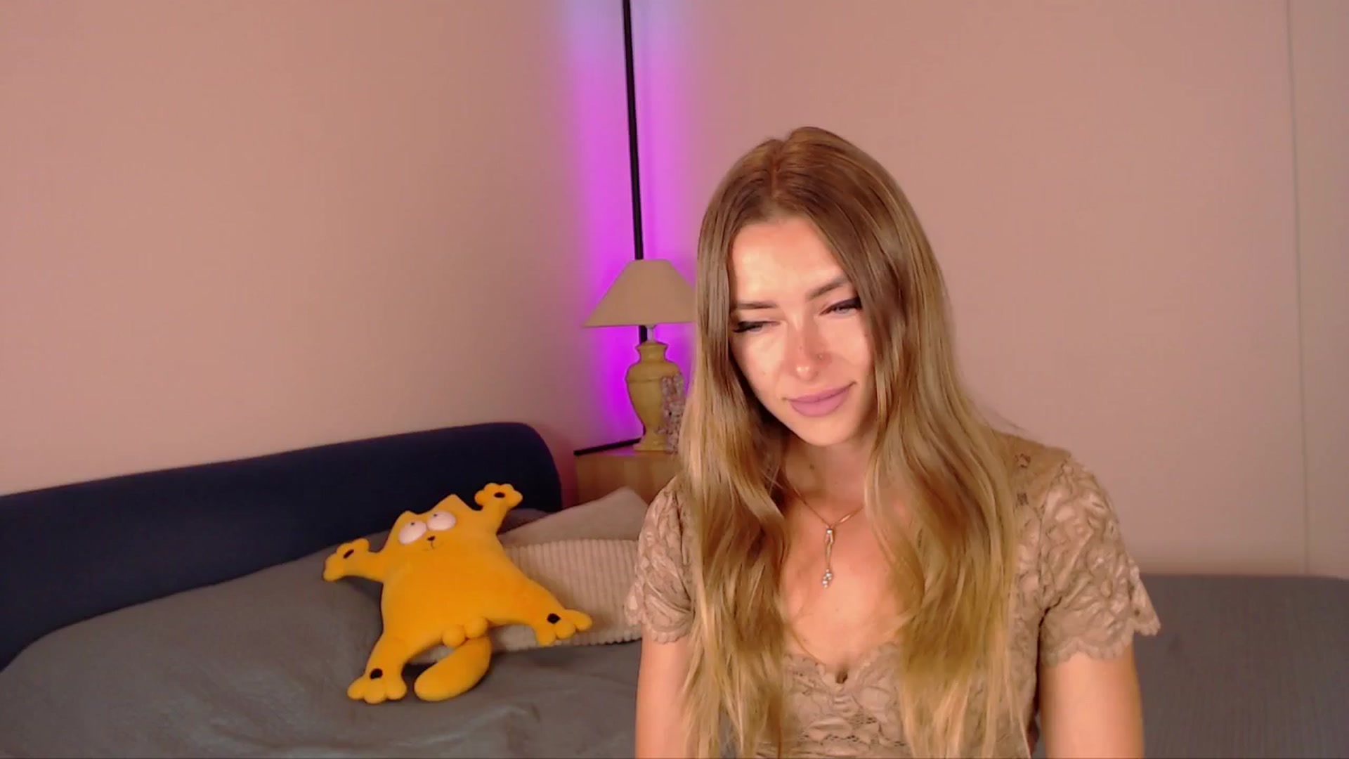 Gallery image thumbnail from SimonsWife's myfreecams stream on, 06/26/2025, 13:17 image 3 of 20