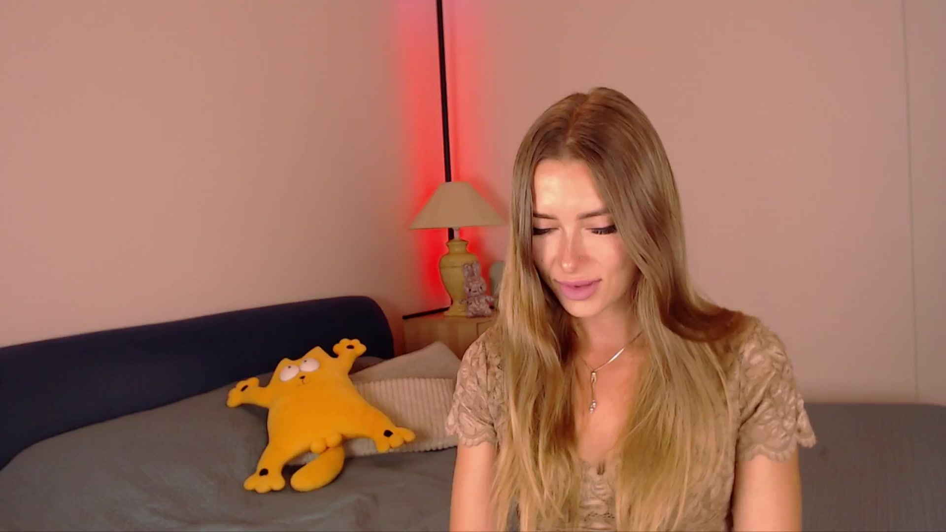 Gallery image thumbnail from SimonsWife's myfreecams stream on, 06/26/2025, 13:17 image 19 of 20