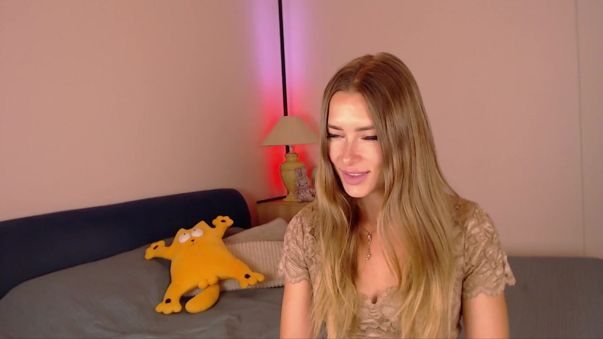 Gallery image thumbnail from SimonsWife's myfreecams stream on, 06/26/2025, 13:17 image 9 of 20