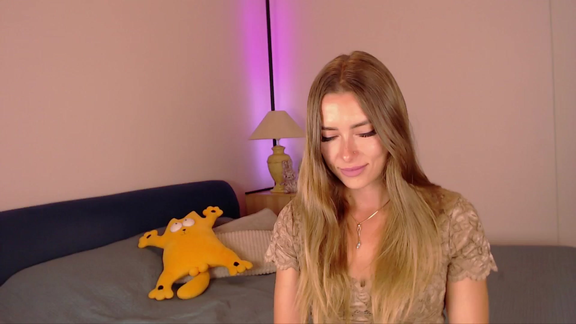 Gallery image thumbnail from SimonsWife's myfreecams stream on, 06/26/2025, 13:17 image 18 of 20