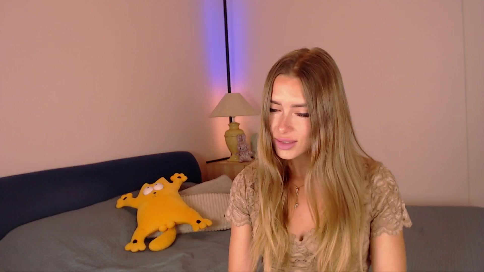 Gallery image thumbnail from SimonsWife's myfreecams stream on, 06/26/2025, 13:17 image 11 of 20