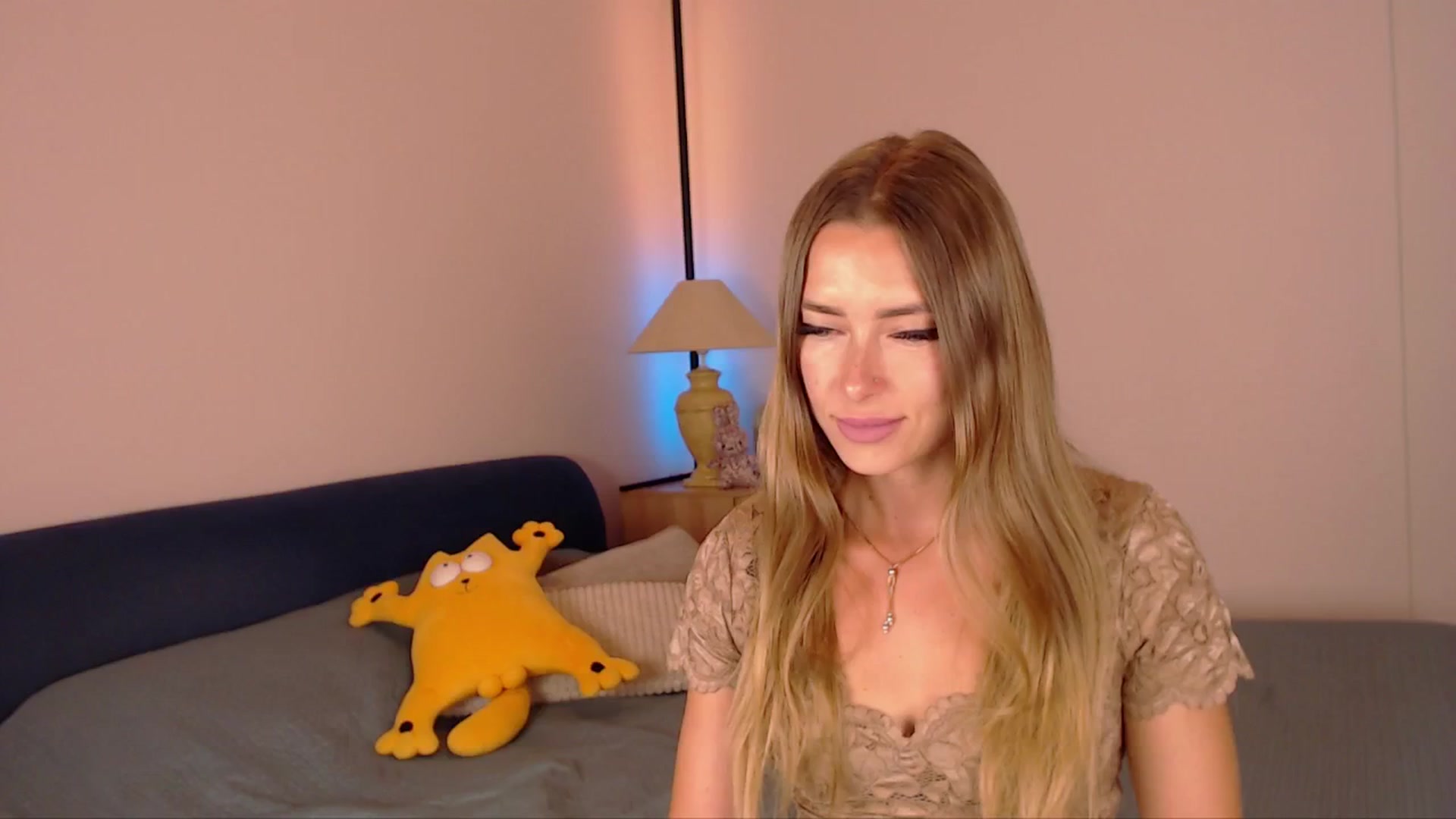 Gallery image thumbnail from SimonsWife's myfreecams stream on, 06/26/2025, 13:17 image 2 of 20