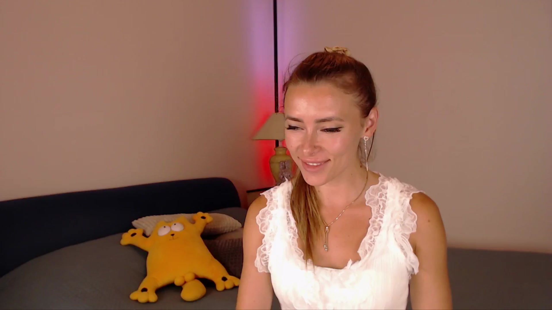 Gallery image thumbnail from SimonsWife's myfreecams stream on, 07/06/2025, 15:07 image 5 of 20