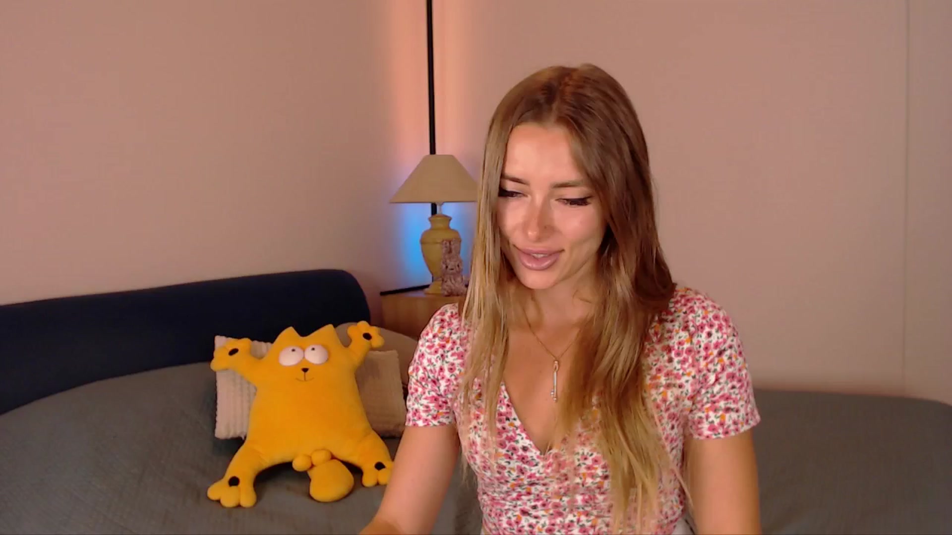 Gallery image thumbnail from SimonsWife's myfreecams stream on, 07/09/2025, 14:29 image 10 of 20