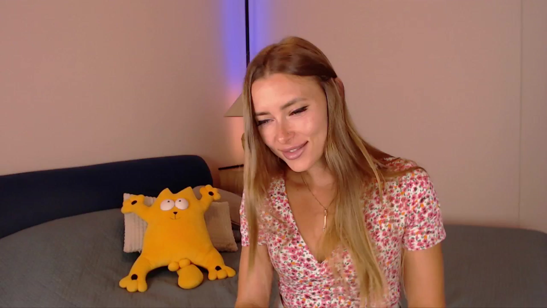 Gallery image thumbnail from SimonsWife's myfreecams stream on, 07/09/2025, 14:29 image 13 of 20