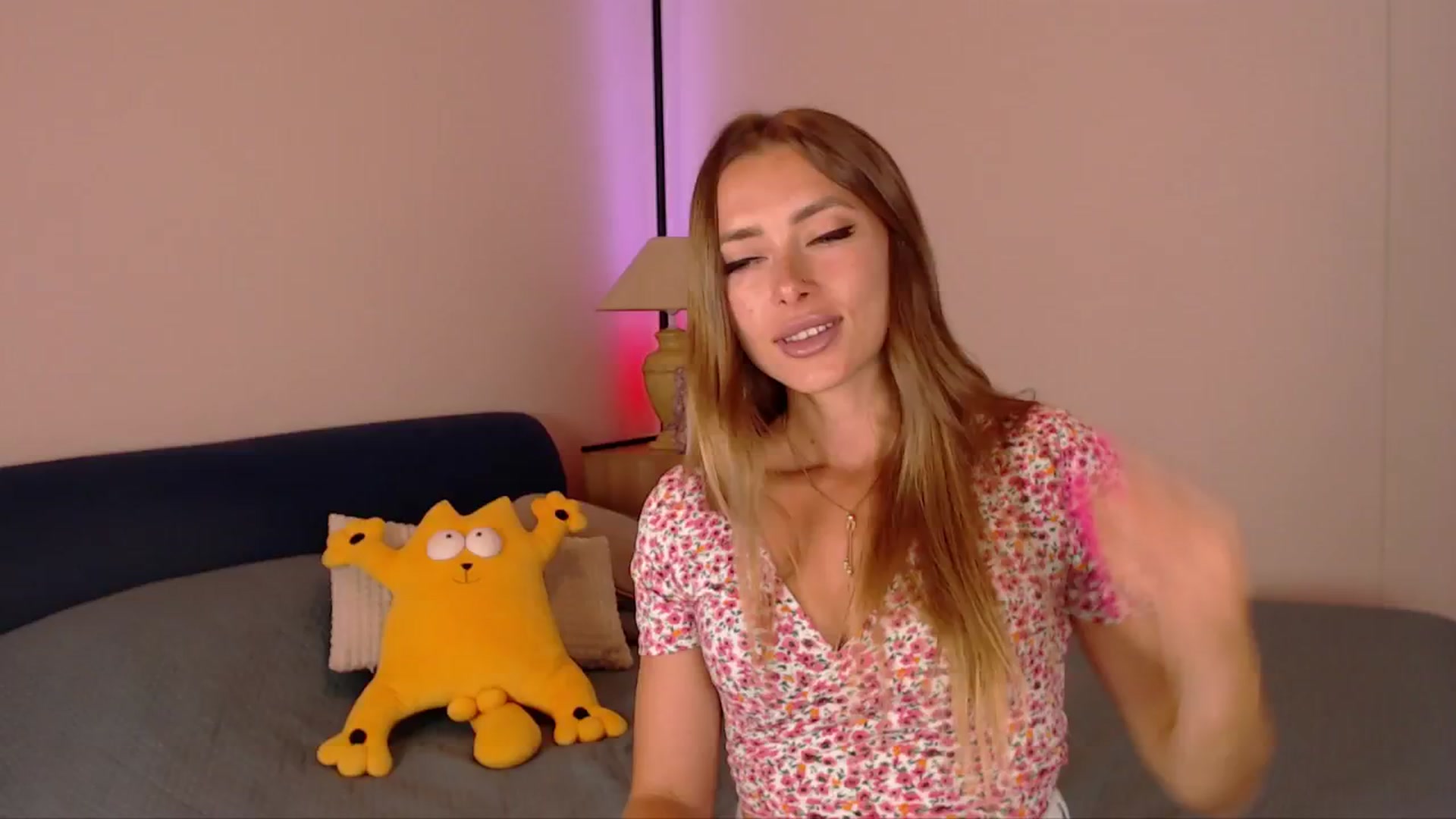 Gallery image thumbnail from SimonsWife's myfreecams stream on, 07/09/2025, 14:29 image 8 of 20