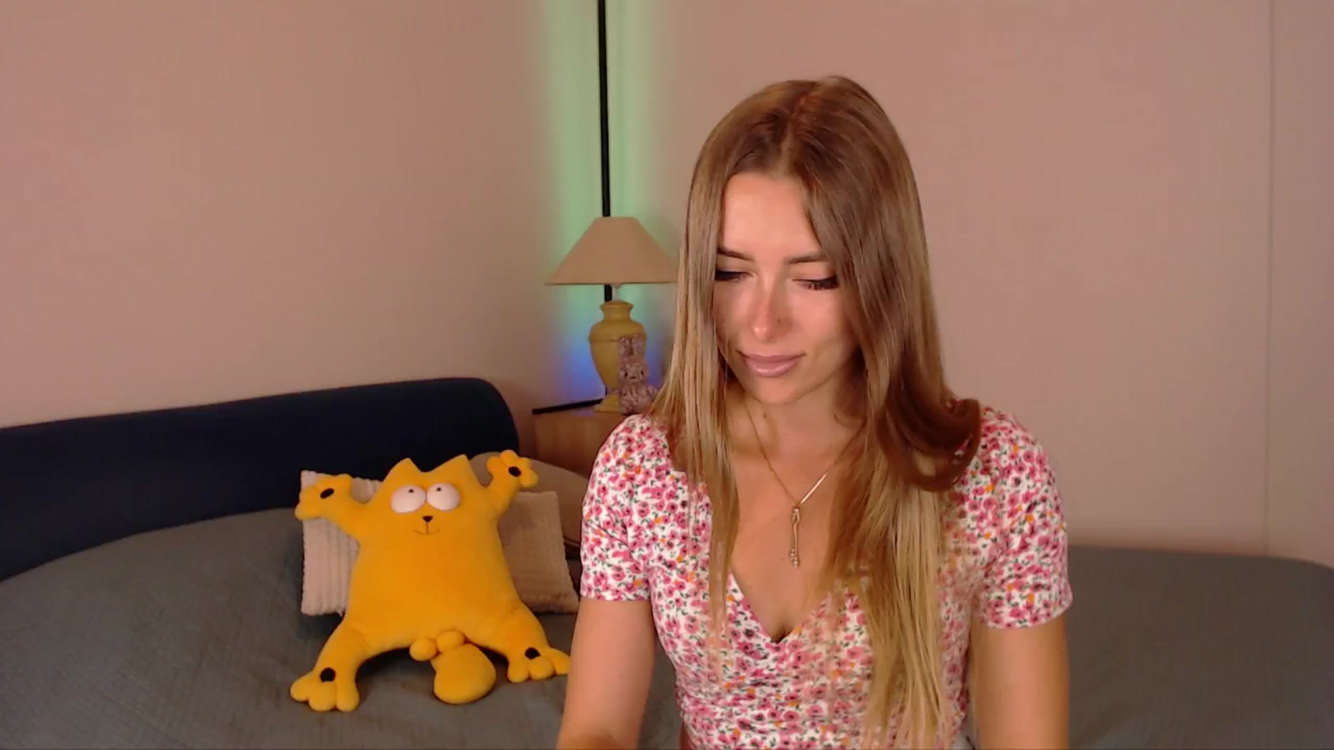 Gallery image thumbnail from SimonsWife's myfreecams stream on, 07/09/2025, 14:29 image 2 of 20