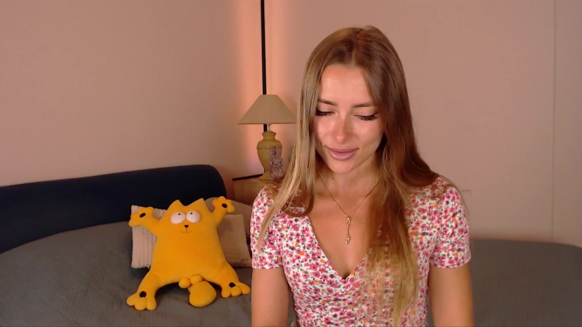 Gallery image thumbnail from SimonsWife's myfreecams stream on, 07/09/2025, 15:02 image 4 of 20