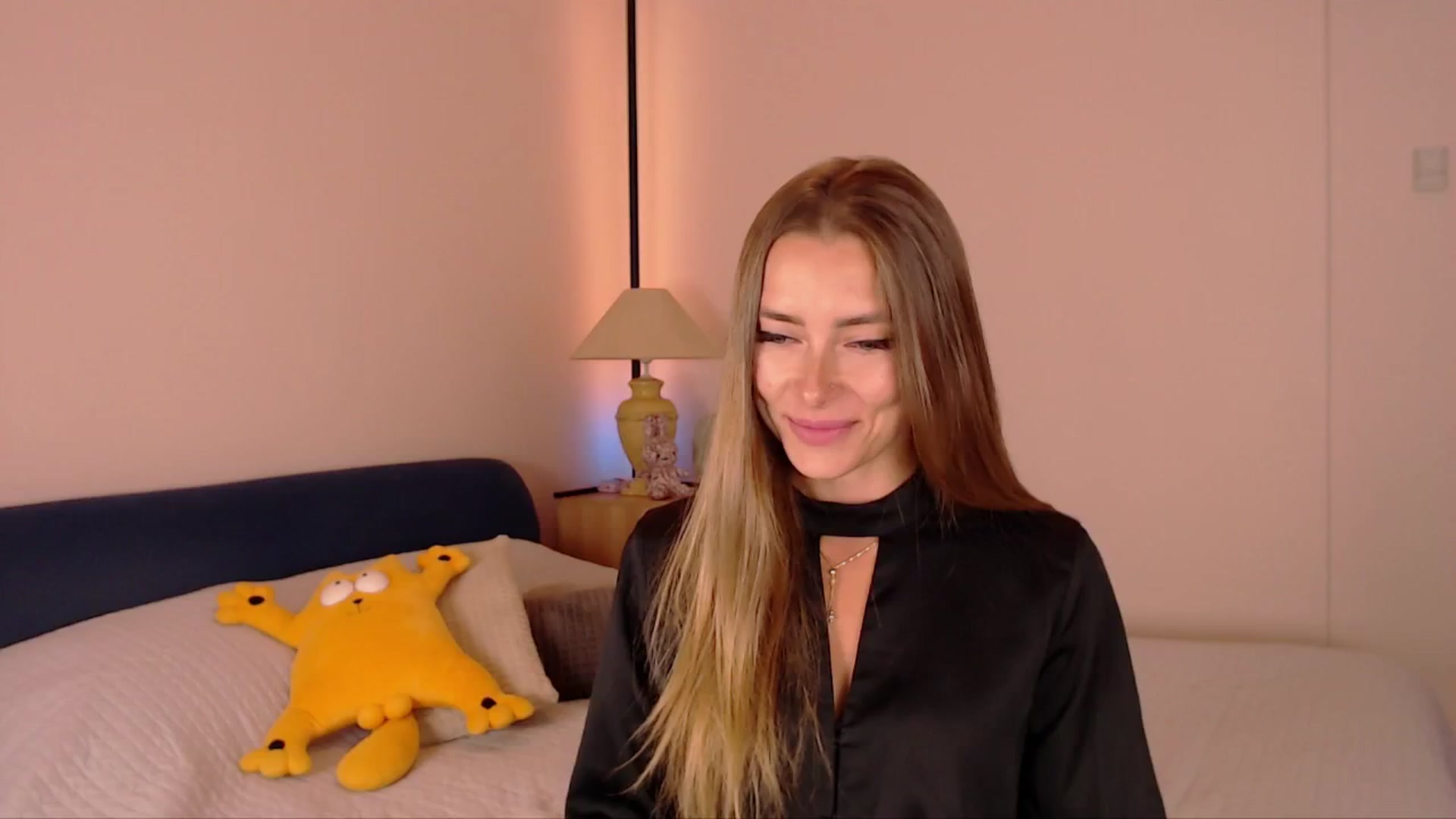 Gallery image thumbnail from SimonsWife's myfreecams stream on, 07/16/2025, 14:24 image 1 of 20