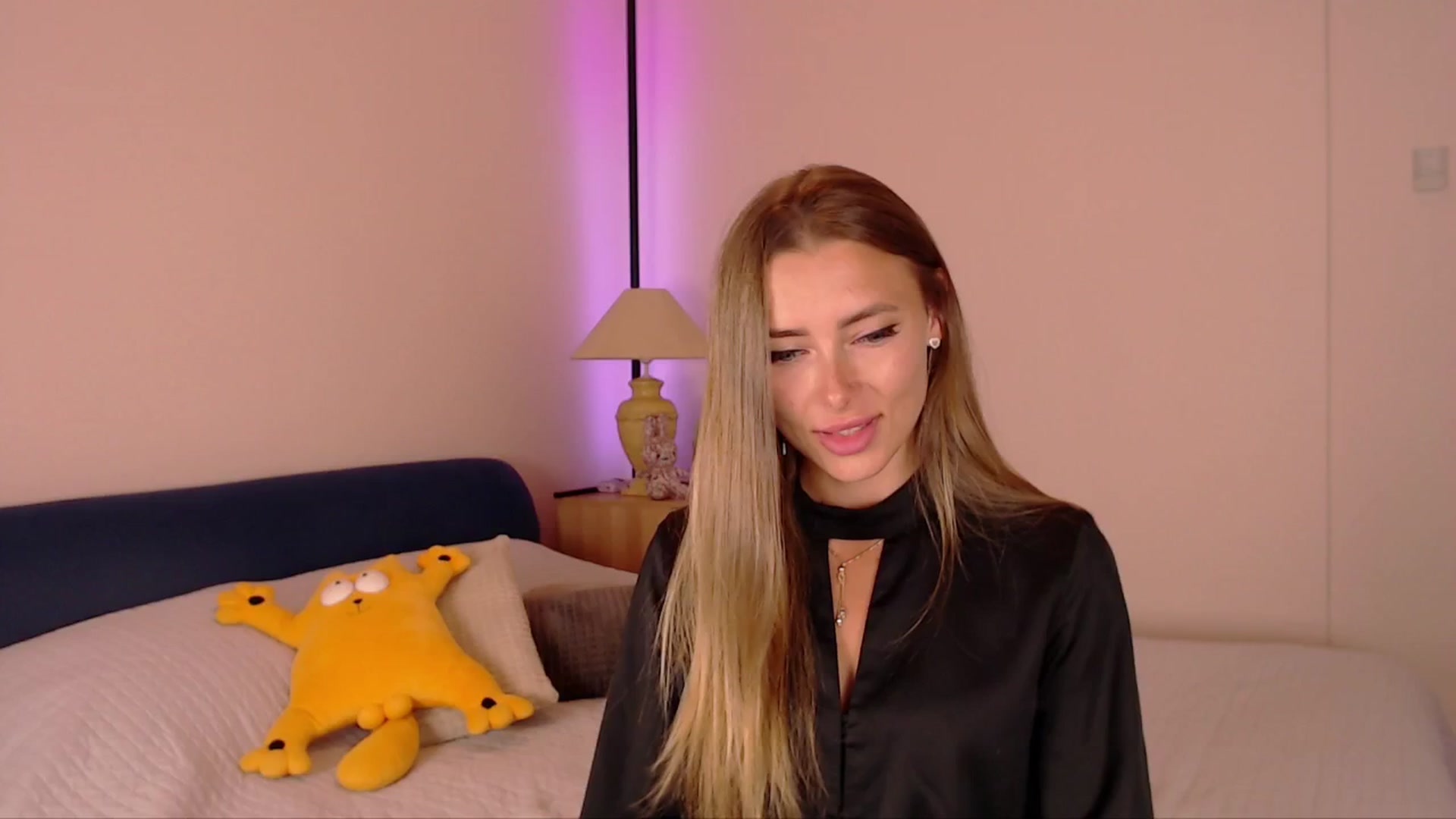 Gallery image thumbnail from SimonsWife's myfreecams stream on, 07/16/2025, 14:24 image 12 of 20