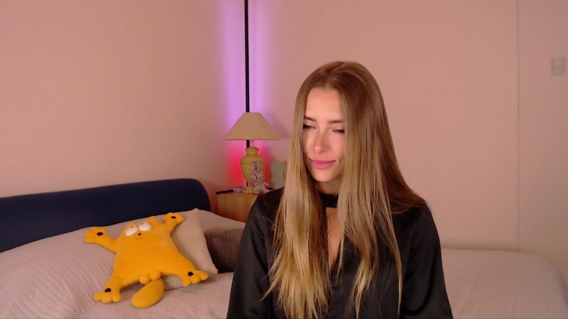 Gallery image thumbnail from SimonsWife's myfreecams stream on, 07/16/2025, 14:24 image 6 of 20