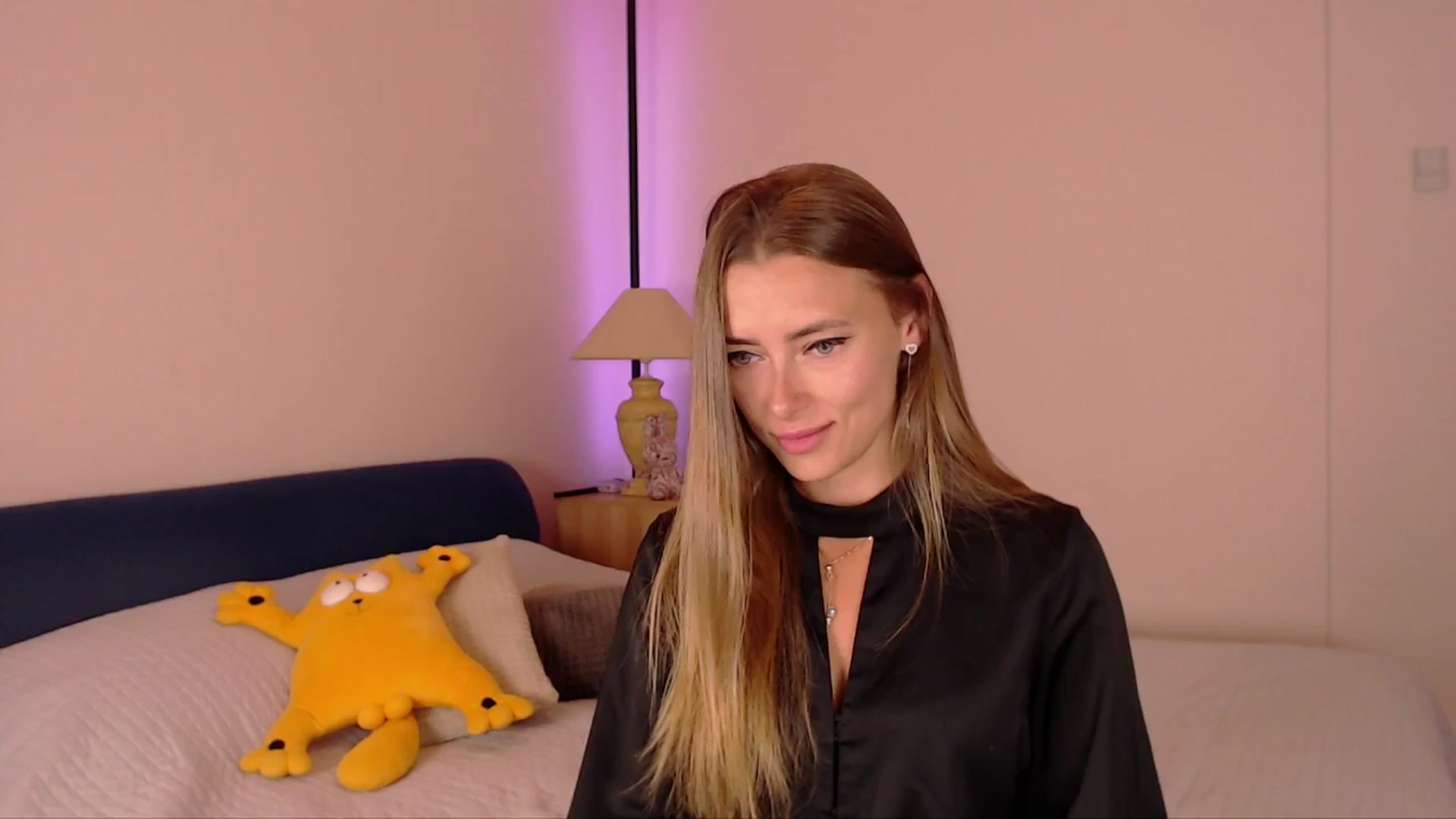 Gallery image thumbnail from SimonsWife's myfreecams stream on, 07/16/2025, 14:24 image 10 of 20