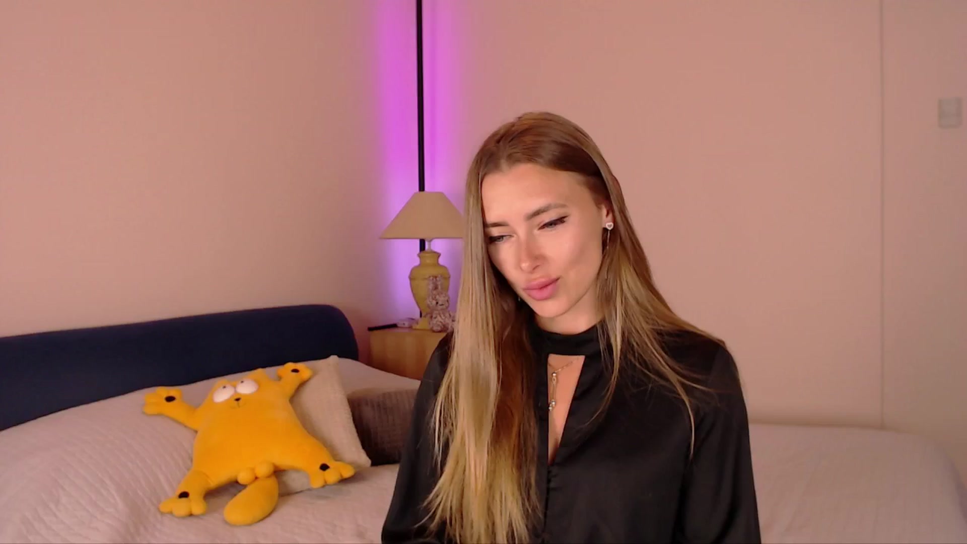 Gallery image thumbnail from SimonsWife's myfreecams stream on, 07/16/2025, 14:24 image 16 of 20
