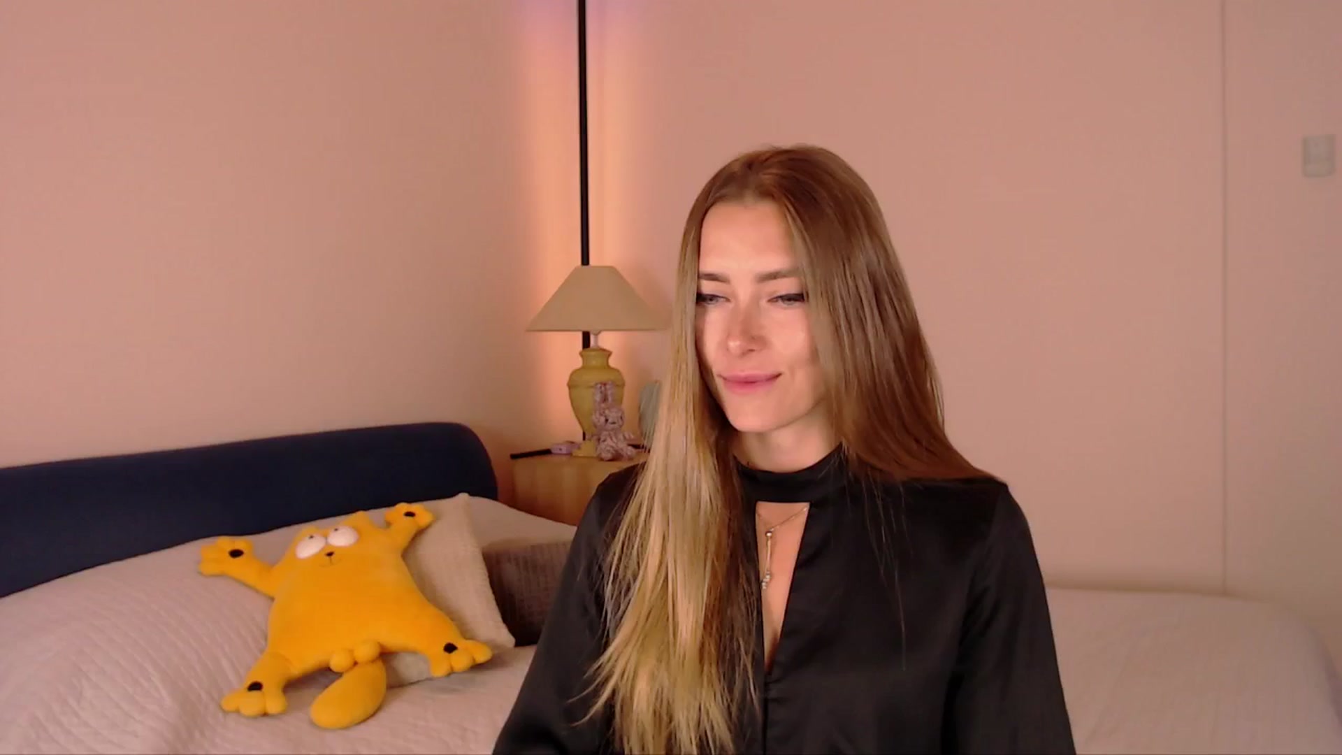 Gallery image thumbnail from SimonsWife's myfreecams stream on, 07/16/2025, 14:24 image 3 of 20