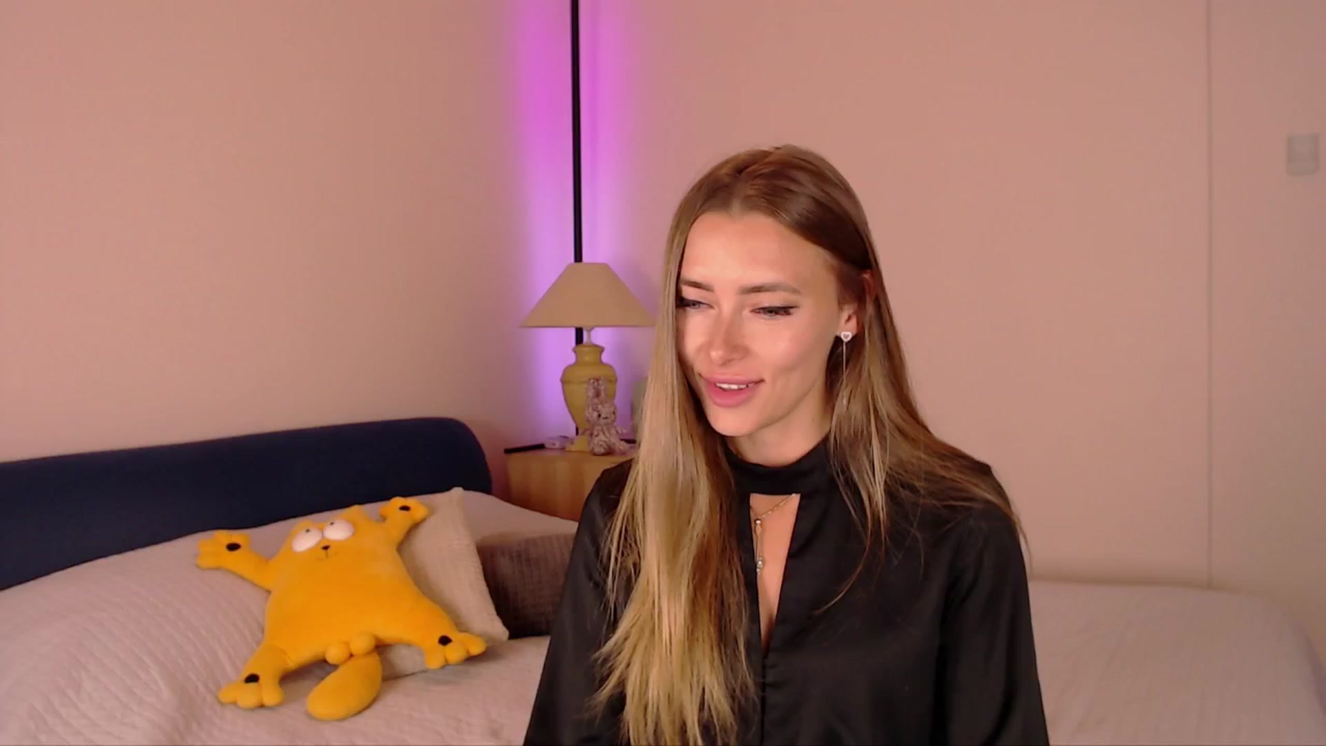 Gallery image thumbnail from SimonsWife's myfreecams stream on, 07/16/2025, 14:24 image 14 of 20