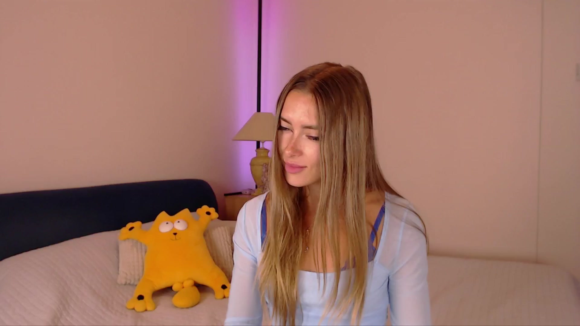 Gallery image thumbnail from SimonsWife's myfreecams stream on, 07/17/2025, 16:07 image 10 of 20