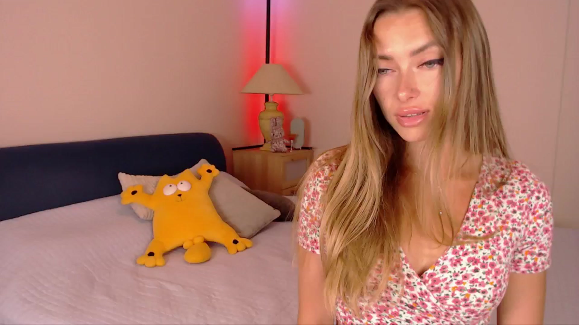 Gallery image thumbnail from SimonsWife's myfreecams stream on, 07/28/2025, 14:33 image 20 of 20