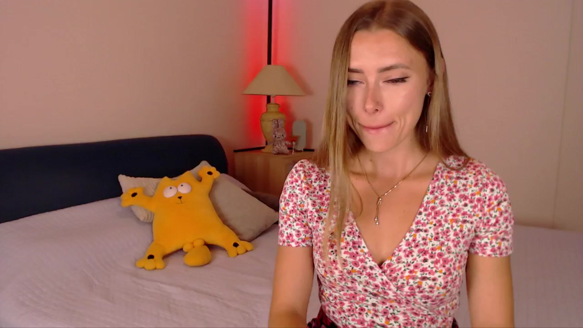 Gallery image thumbnail from SimonsWife's myfreecams stream on, 07/28/2025, 14:33 image 16 of 20