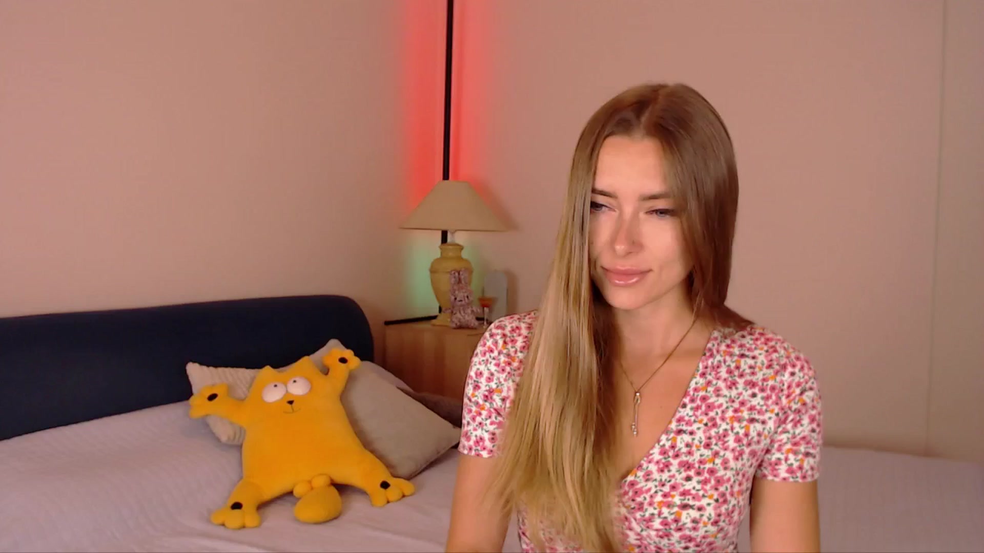 Gallery image thumbnail from SimonsWife's myfreecams stream on, 07/28/2025, 14:33 image 3 of 20