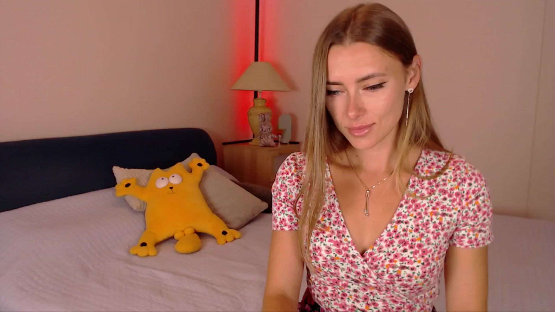 Gallery image thumbnail from SimonsWife's myfreecams stream on, 07/28/2025, 14:33 image 13 of 20