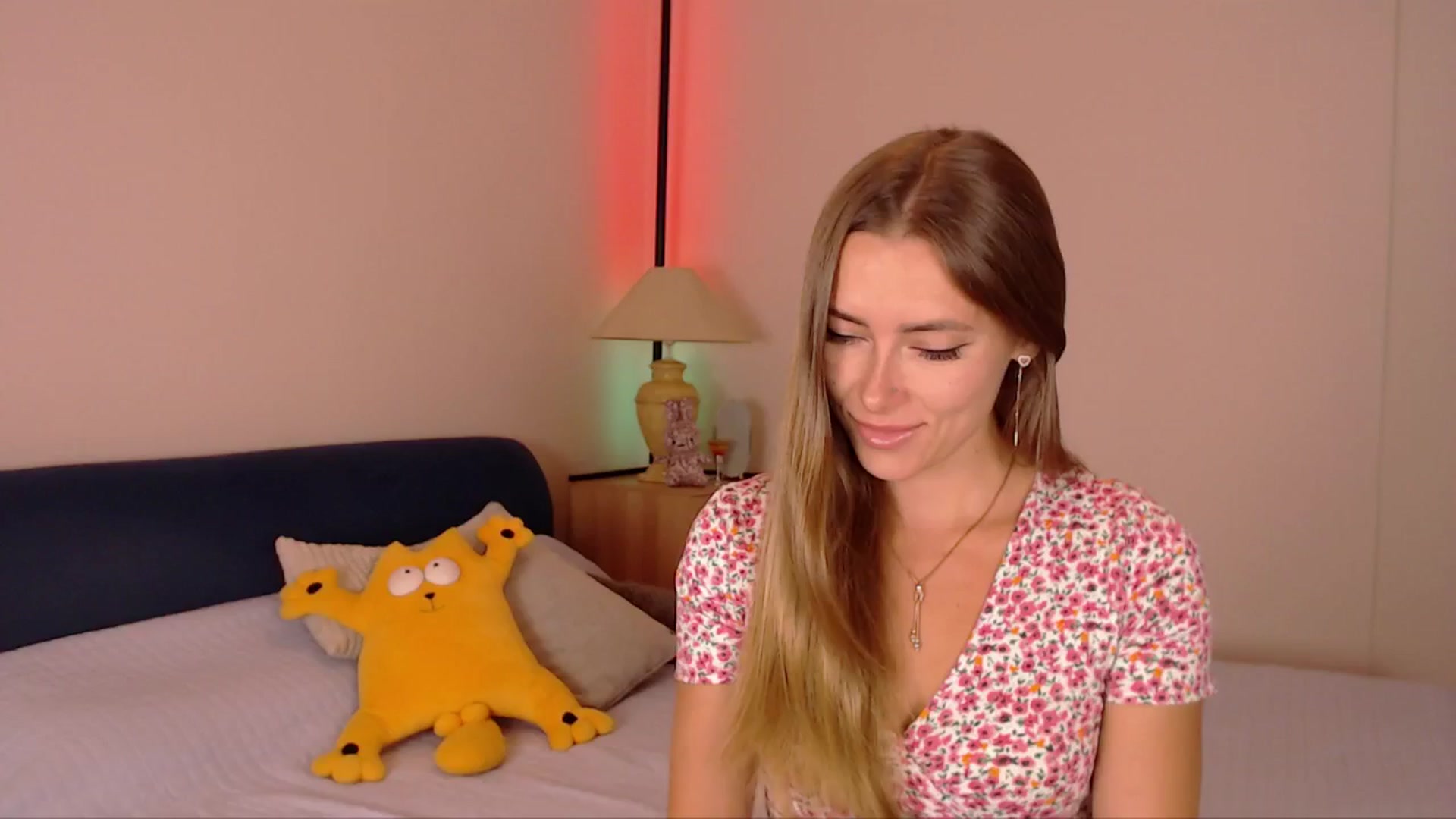 Gallery image thumbnail from SimonsWife's myfreecams stream on, 07/28/2025, 14:33 image 1 of 20