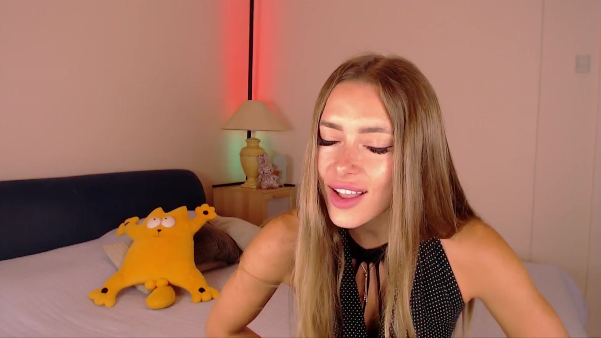 Gallery image thumbnail from SimonsWife's myfreecams stream on, 08/03/2025, 13:47 image 2 of 20