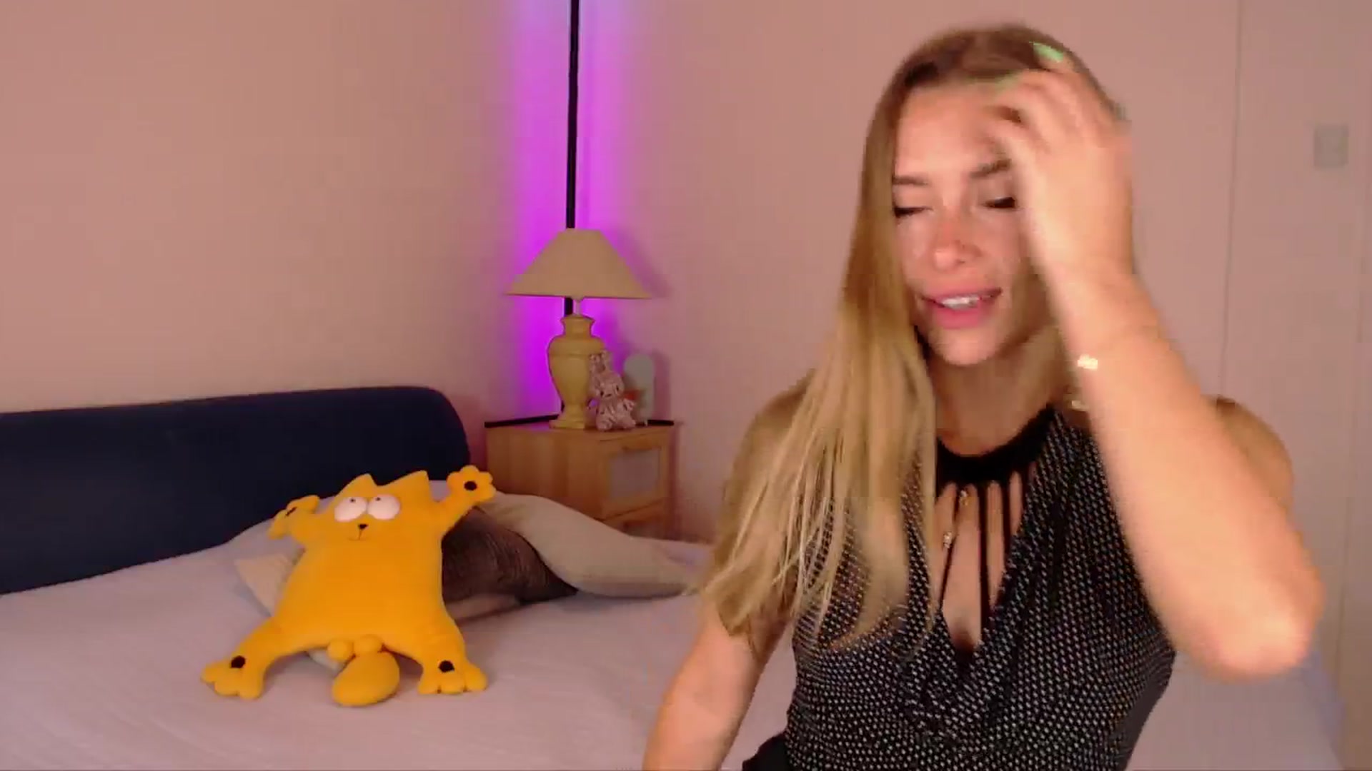 Gallery image thumbnail from SimonsWife's myfreecams stream on, 08/03/2025, 13:47 image 16 of 20