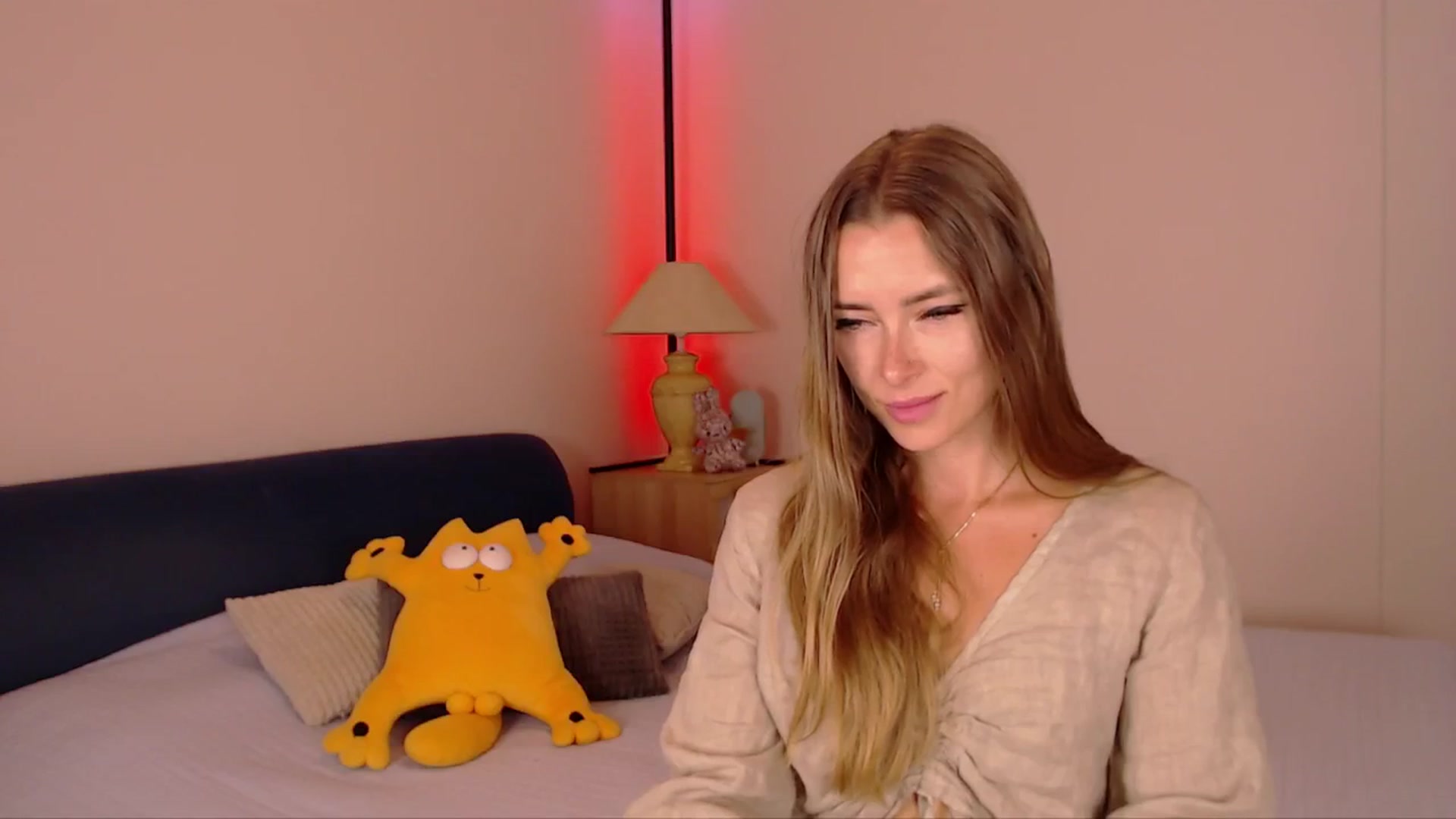 Gallery image thumbnail from SimonsWife's myfreecams stream on, 08/04/2025, 14:27 image 15 of 20