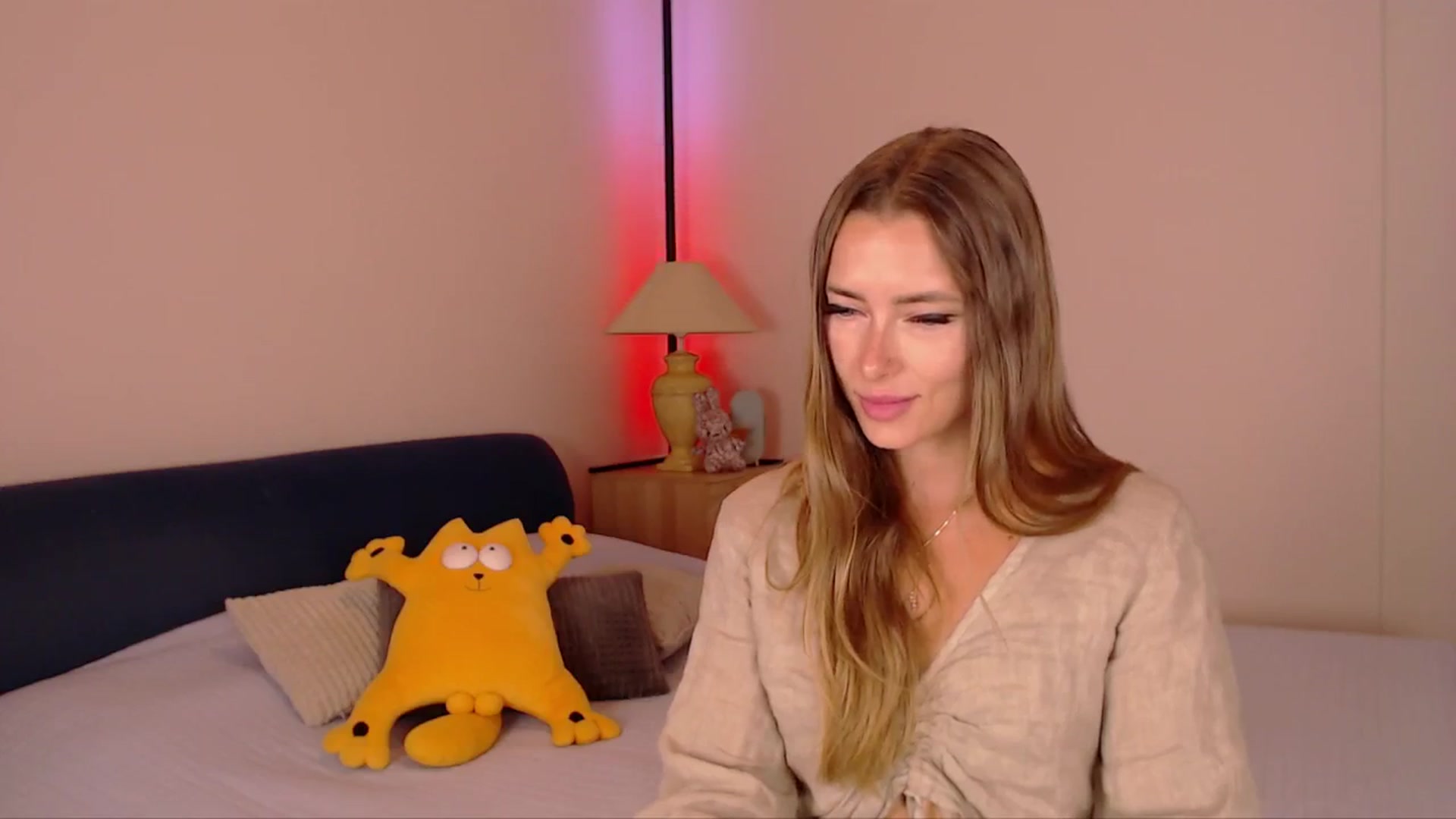 Gallery image thumbnail from SimonsWife's myfreecams stream on, 08/04/2025, 14:27 image 13 of 20