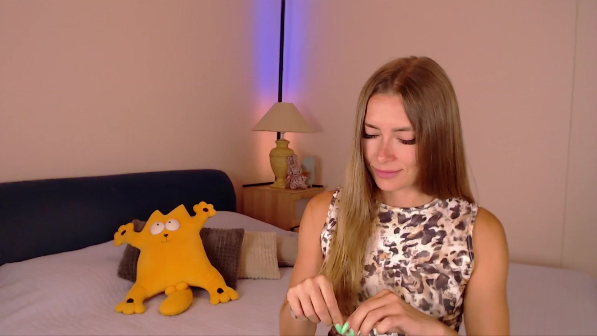 Gallery image thumbnail from SimonsWife's myfreecams stream on, 08/06/2025, 13:15 image 4 of 20