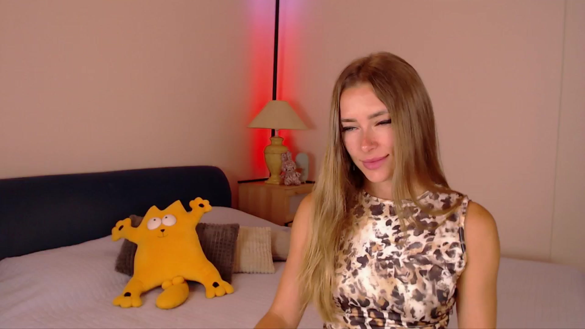 Gallery image thumbnail from SimonsWife's myfreecams stream on, 08/06/2025, 13:15 image 19 of 20